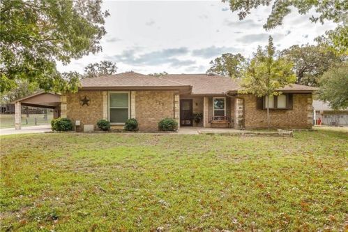 128 Woodbine Dr, Burleson, TX 76028-6154