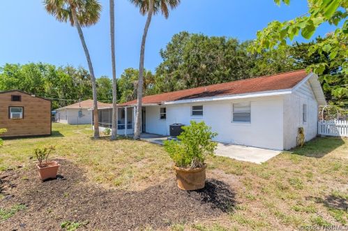 1851 Lime Tree Dr, Edgewater FL  32141-3901 exterior