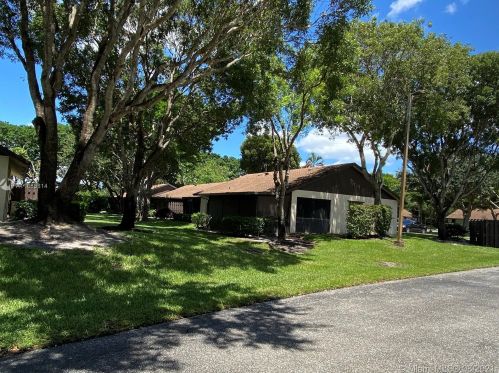 61 Via De Casas Norte, Boynton Beach, FL 33426-8854