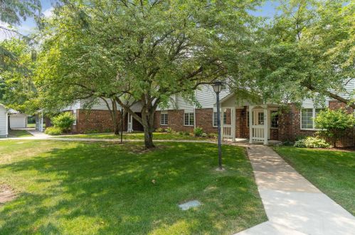 3579 Blue Jay Way, Saint Paul, MN 55123-2447