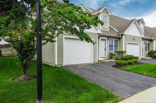 130 State St, North Haven CT  06473-2246 exterior