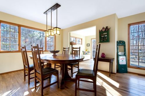 15 Hedges Ave, East Hampton, NY 11937-3817