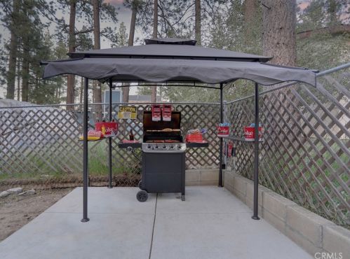 328 Big Bear Blvd, Big Bear City CA  92314 exterior