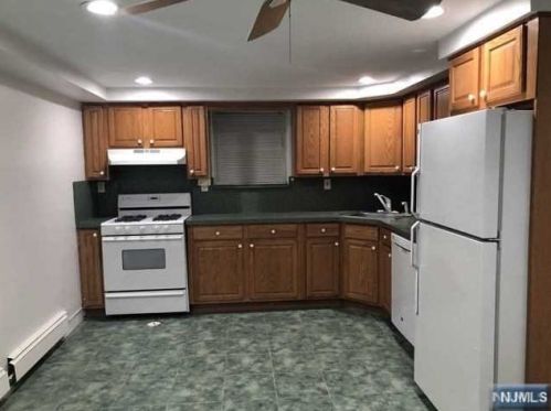 396 Mckinley St, Fairview NJ  07022-1916 exterior