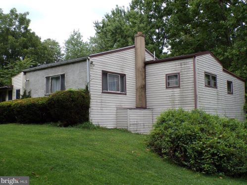 162 Blandon Ave, Blandon, PA 19510-9717