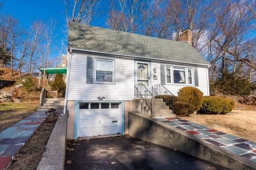 63 Westchester Cir, Dedham, MA 02026-5227