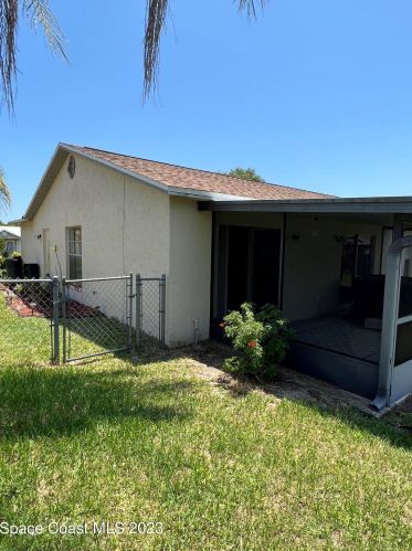 1696 Saratoga Dr, Titusville FL  32796-4206 exterior