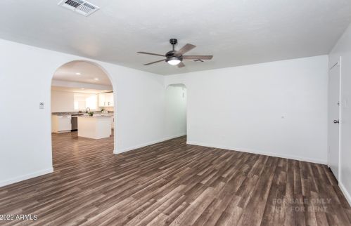 3044 39th Ave, Phoenix AZ 85029-3117 exterior