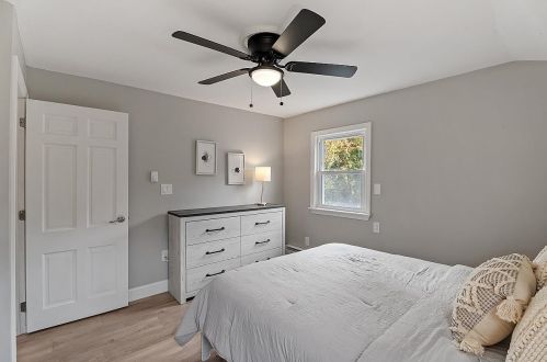 23 Floyd Rd, Derry NH  03038-4822 exterior