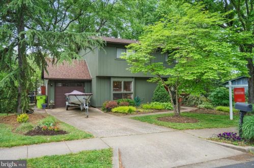2505 Paxton St, Woodbridge, VA 22192-3408
