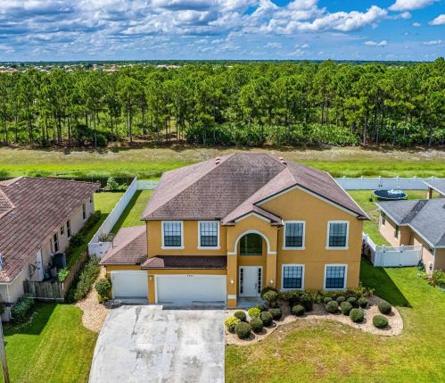 5831 Zenith Dr, Fort Pierce, FL 34986-3641
