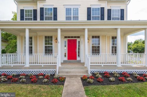 487 Spring St, Herndon, VA 20170-5214