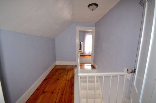 85 Broadway, Derry NH  03038-2019 exterior