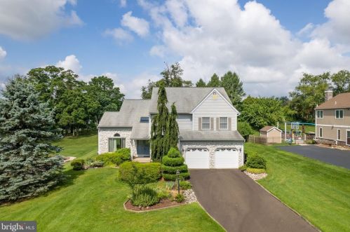 29 Glenfield Dr, Southampton, PA 18954-1363