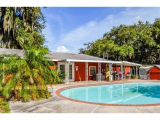 52 Lake Luther Dr, Lakeland, FL 33805-8519