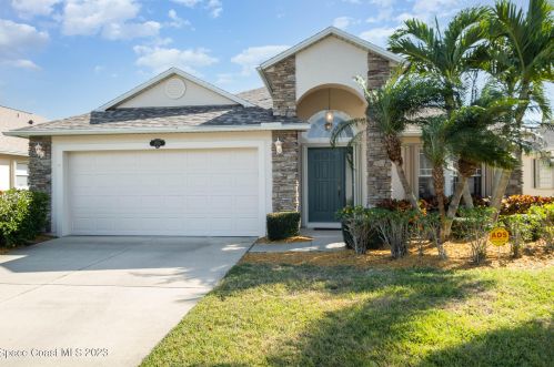 1780 Lago Mar Dr, Melbourne, FL 32940-6328