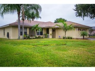 2829 Windridge Dr, Tarpon Springs, FL 34691-2614