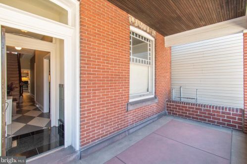 3412 Henry Ave, Philadelphia, PA 19129-1117