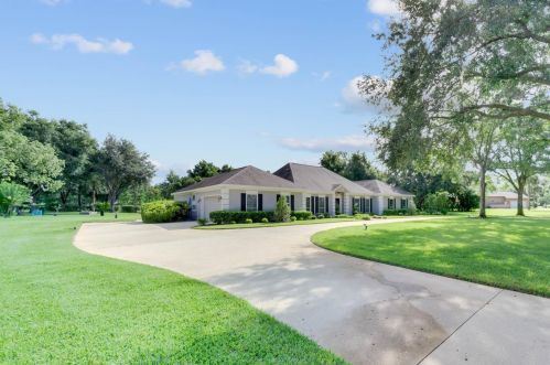 8368 Rambling River Dr, Sanford, FL 32771-8327