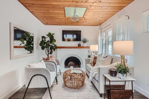 1727 Fern St, San Diego, CA 92102-1415