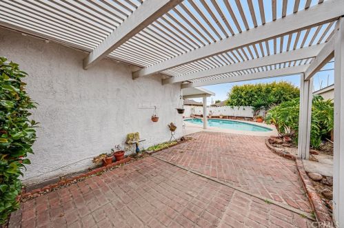 11842 Dorada Ave, Garden Grove CA  92840-5501 exterior