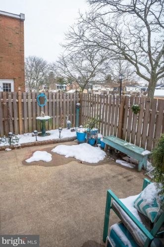 2066 Harbour Dr, Palmyra NJ 08065-1111 exterior