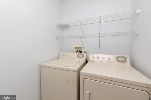 807 Dresher Woods Dr, Dresher PA  19025-1528 exterior