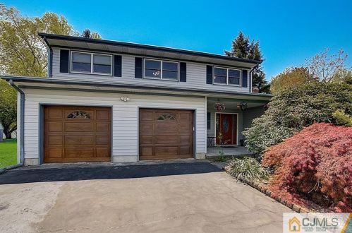 3 Edward St, East Brunswick, NJ 08816-4407