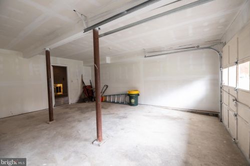 18 Manorhouse Dr, Trenton NJ  08638-1728 exterior