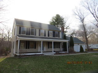 8 Reservoir Rd, Clinton, CT 06413-1202