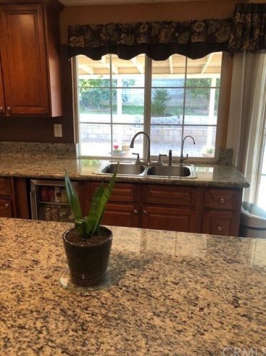 718 Idyllwild Ave, Rialto CA  92376-4816 exterior