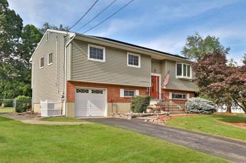 5 Wiles Dr, Stony Point, NY 10980-2411