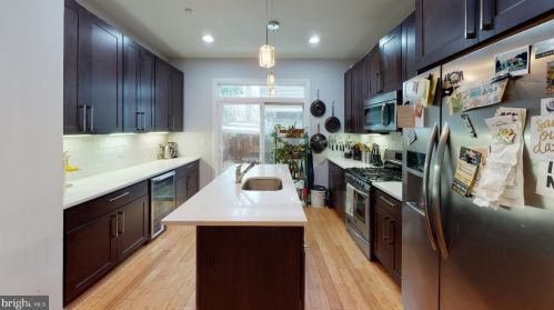 405 Dickinson St, Philadelphia PA  19147-6516 exterior