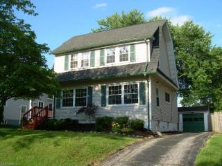 1813 Glenmount Ave, Akron, OH 44301-3031