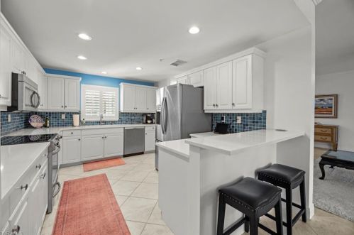 798 Eagle Creek Dr, Naples, FL 34113-8037