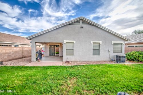 4057 Summer Ct, Gilbert AZ  85297-6602 exterior