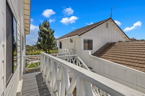 23920 La Vella Rd, Temecula CA  92590-3944 exterior