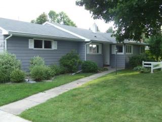 350 Sunset Ave, Appleton, WI 54911-1135