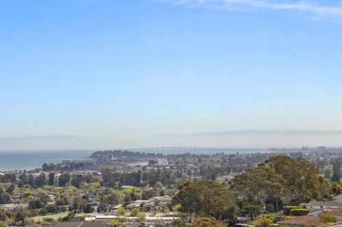 1276 Encina Dr, Millbrae CA 94030-2839 exterior