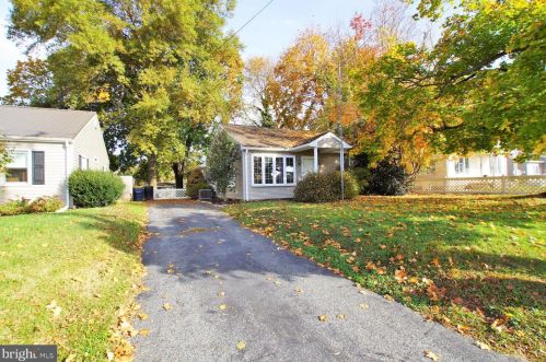 33 Roosevelt Ave, Dover, DE 19901-4459