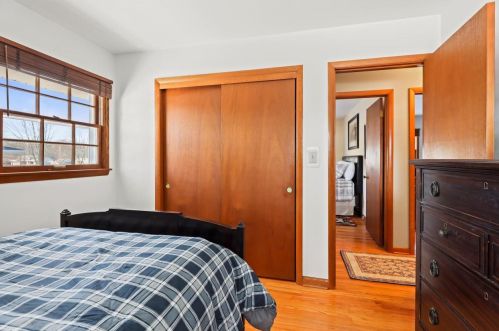 5353 Lakeview Dr, Greendale WI 53129-1930 exterior