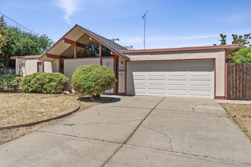 1103 Homestead Rd, Sunnyvale CA  94087-5156 exterior