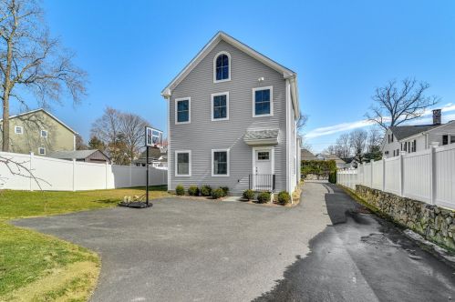 74 Forest St, New Canaan CT  06840-4703 exterior