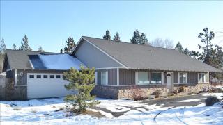 2862 Huettl Ln, Bend OR  97701-7566 exterior