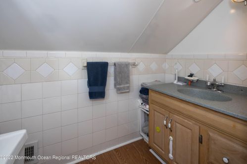 6 Elmwood Pl, Leonardo NJ  07737-1347 exterior