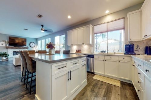 30416 Mallorca Pl, Santa Clarita CA  91384-4787 exterior