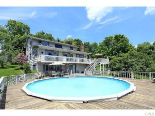 18 Greta Dr, Danbury, CT 06810-7216