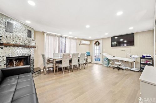 600 Bamford Ave, Woodbridge NJ 07095-3848 exterior