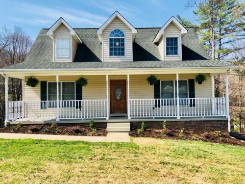 144 Log Cabin Rd, Elizabethton, TN 37643-5362