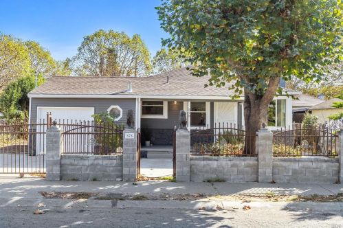 578 Capistrano Dr, Oakland, CA 94603-3522